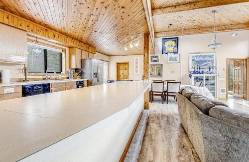 Klipsan Beach House | 310 m² House ∙ 3 bedrooms ∙ 6 guests