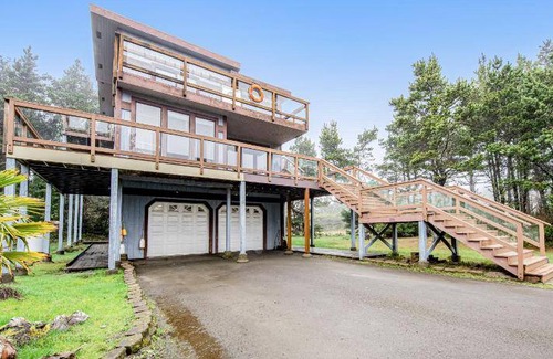 Klipsan Beach House | 310 m² House ∙ 3 bedrooms ∙ 6 guests