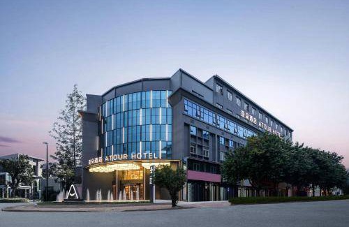 Cangshan Hotel | 32 m² Hotel ∙ 3 guests
