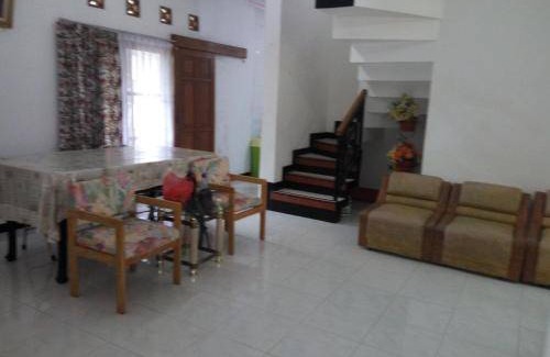 Ngaglik House | 320 m² House ∙ 3 bedrooms ∙ 25 guests