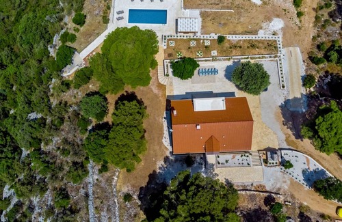 Pucisca Villa | 320 m² Villa ∙ 5 bedrooms ∙ 12 guests