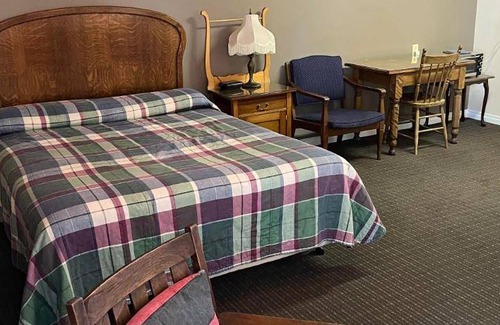 Claresholm Hotel | 33 m² Motel ∙ 2 bedrooms ∙ 4 guests