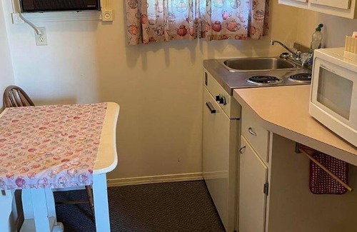 Claresholm Hotel | 33 m² Motel ∙ 2 bedrooms ∙ 4 guests