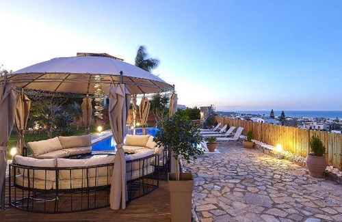 Kokkini Chani Villa | 330 m² Villa ∙ 6 bedrooms ∙ 16 guests