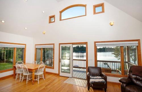 Lake House | 336) Beautiful home with View