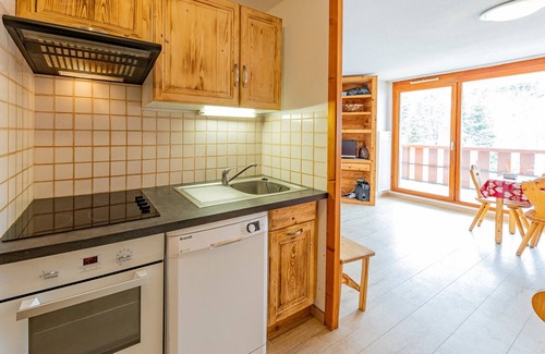 Saint-Francois-Longchamp Apartment | 33m² Apartment for 7, near slopes, balcony, 2 bedrooms