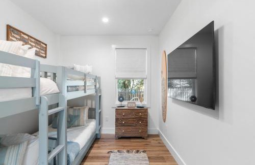 Gulfview Heights House | 34 Buddy Street