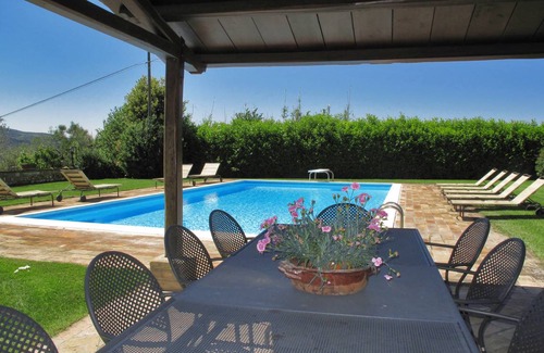 Torgiano House | 340 m² House ∙ 6 bedrooms ∙ 12 guests
