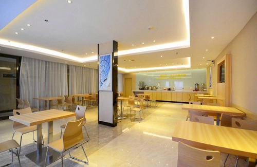 Jiang Han Hotel | 35 m² Hotel ∙ 3 bedrooms ∙ 4 guests