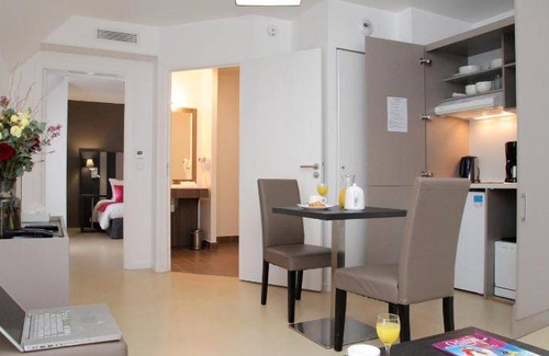 Bourg-l'Eveque Apartment | 35 m² Serviced apartment ∙ 127 guests