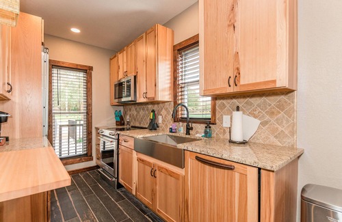 Bronson Cottage | 35 minutes from both Gainesville and Ocala, 20 minutes from HITS