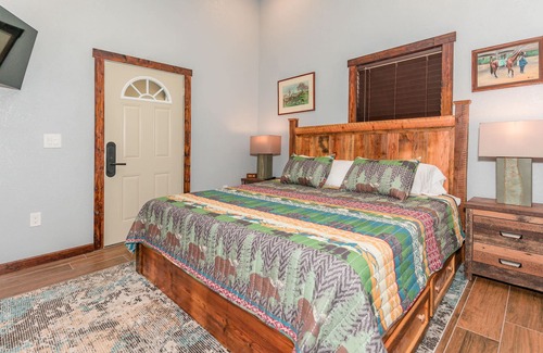 Bronson Cottage | 35 minutes from both Gainesville and Ocala, 20 minutes from HITS