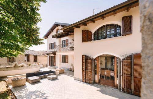 Olgiate Comasco Villa | 350 m² Villa ∙ 6 bedrooms ∙ 15 guests