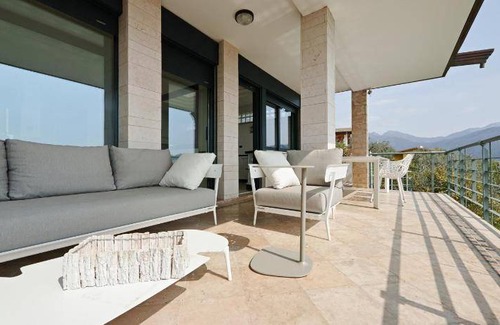 Villanuova sul Clisi Villa | 350 m² Villa ∙ 4 bedrooms ∙ 14 guests