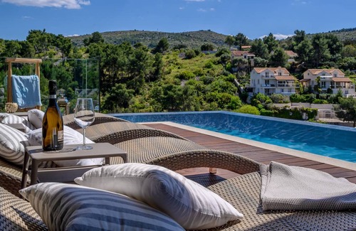 Sutivan Villa | 350 m² Villa ∙ 5 bedrooms ∙ 10 guests