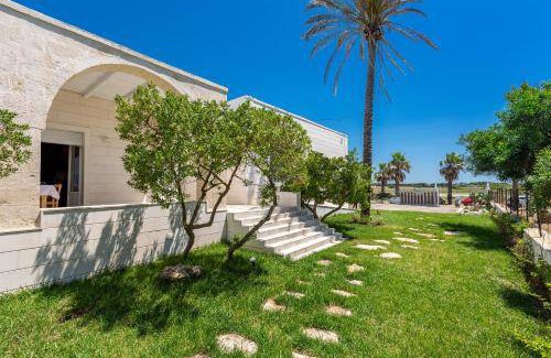 Campomarino di Maruggio Villa | 350 m² Villa ∙ 5 bedrooms ∙ 14 guests