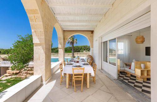 Campomarino di Maruggio Villa | 350 m² Villa ∙ 5 bedrooms ∙ 14 guests