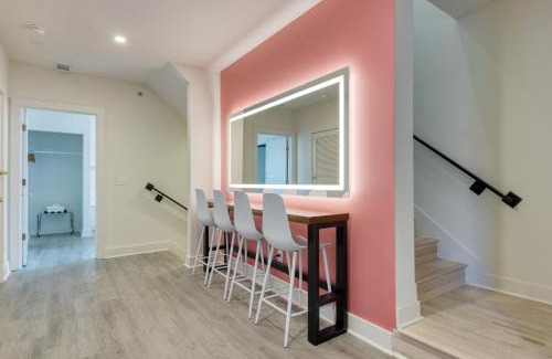 Five Points House | 36 Guests on Music Row Bachelorette Suites Glam Room 5 Minutes to Downtown
