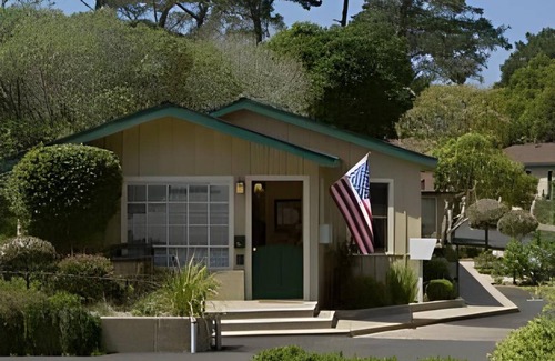 Pacific Grove House | 36 m² Motel ∙ 127 guests