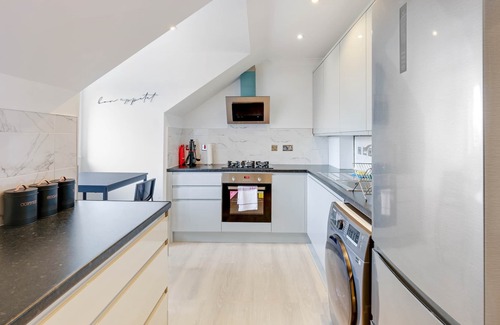 Oakleigh Apartment | 360 EN5 Turners Ct 10 -Modern, Bright, Spacious 2 bed 2 bath Barnet Penthouse