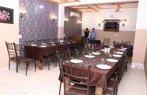Thanesar Hotel | 360 m² Hotel ∙ 3 guests
