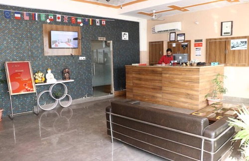 Thanesar Hotel | 360 m² Hotel ∙ 3 guests