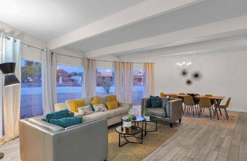 Central Scottsdale House | 372 m² House ∙ 1 bedroom ∙ 18 guests
