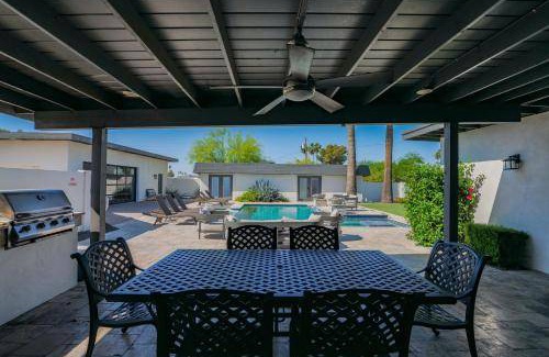 Central Scottsdale House | 372 m² House ∙ 1 bedroom ∙ 18 guests