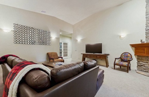 Bellevue House | 372 m² House ∙ 4 bedrooms ∙ 8 guests
