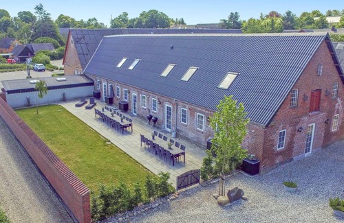Allingabro House | 380 m² Farmhouse ∙ 11 bedrooms ∙ 27 guests