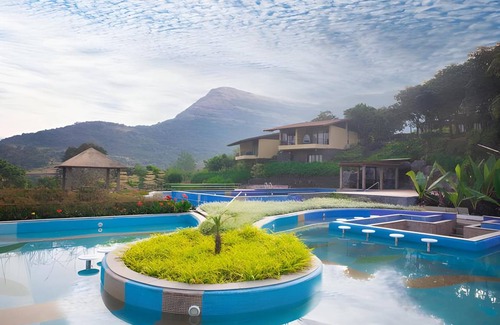 Kothrud Resort | 380 m² Resort ∙ 2 guests