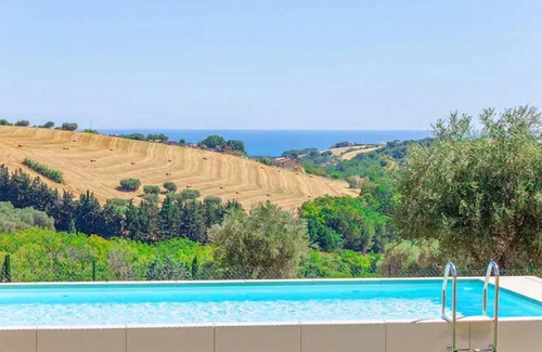 Sant'Elpidio a Mare Villa | 390 m² Villa ∙ 5 bedrooms ∙ 14 guests