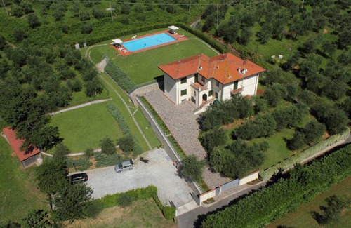 Vicopelago Villa | 390 m² Villa ∙ 7 bedrooms ∙ 16 guests