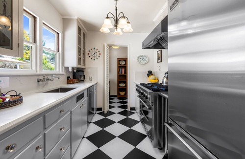 Hatton Fields House | 3967 Birdsong - Near Nature Preserve Walking Trail