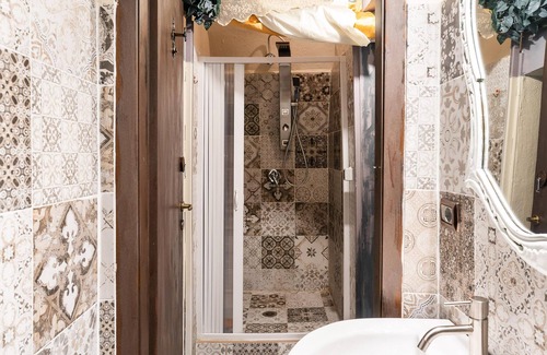 Municipio 2 House | 3975 Il Feudo - Suite Decò by BarbarHouse