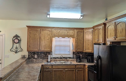Athens House | 3B 2B Elk River home Why stay in a hotel when you can have a home? Work & Playn