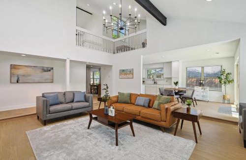 Las Colinas House | 3BD Retreat with Pool & Patio Mins to Attractions