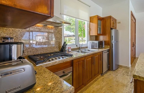 Playa Chiquita Villa | 3BD sea-views villa on sandy beach, private pool & golf cart, gym/tennis!