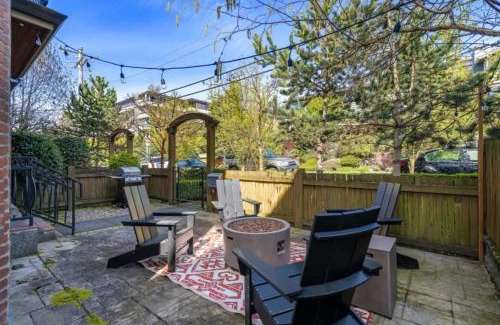 Lower Queen Anne House | 3BR 2BA Kinnear Townhouse in Queen Anne, Seattle