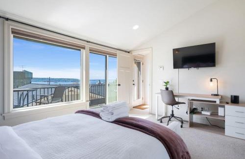 Lower Queen Anne House | 3BR 2BA Kinnear Townhouse in Queen Anne, Seattle