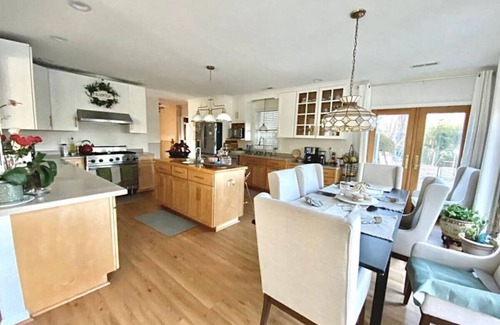 Kinsale House | 3BR/2BA Waterfront Home w/Dock
