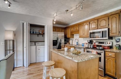 Franklin House | 3BR/2BATH Gorgeous Country Near Nashville! (F1)