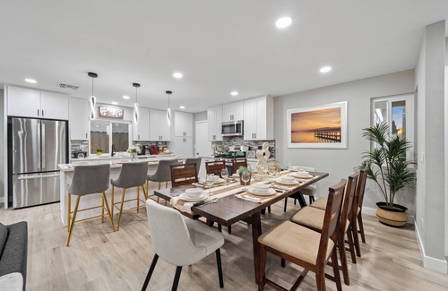 La Presa House | 3BR/2Bth - Home w Garage, Hot Tub, King Bed, Yard