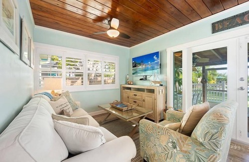 Rock Harbor Cottage | 3BR/3BA Key Largo Cottage by the Sea With Private Pool, Putting Course, and More