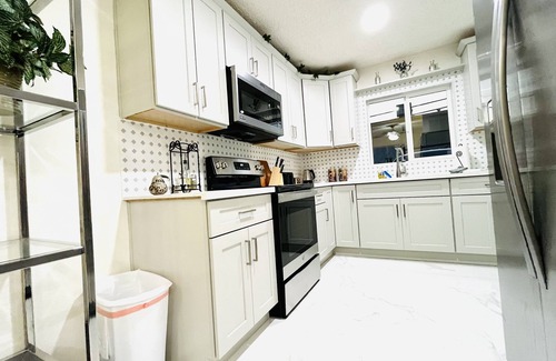 Beverly Green Apartment | 3BR,APARTMENT,Las Vegas,Strip,LVCC,convention,Sphere,WSOP,freeParking,WIFI,Book