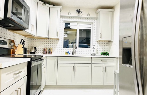Beverly Green Apartment | 3BR,APARTMENT,Las Vegas,Strip,LVCC,convention,Sphere,WSOP,freeParking,WIFI,Book