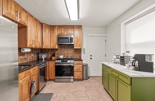 Southwest Center City House | 3BR Gem in Graduate Hospital