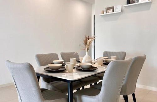 Taman Bukit Mewah Apartment | 3BR-Mocha-Paradigm Residence by Guesthouse-6-8Pax