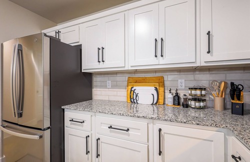 Belton House | 3BR Near UMHB & Downtown Fast WIFI Fenced Yard