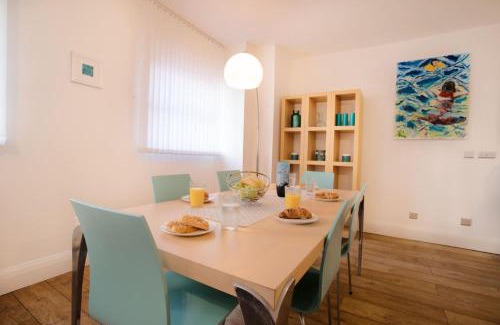 Northern Quarter Apartment | 3BR, smart TV, self check-in, coffee machine